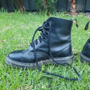 Dr. Martens original made in England!